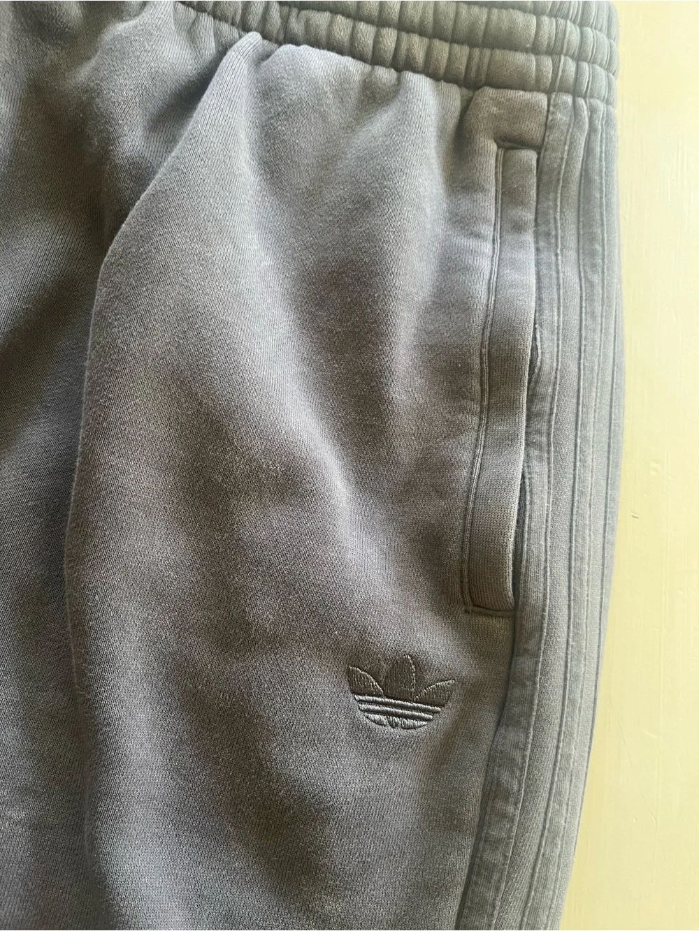 adidas classic comfy